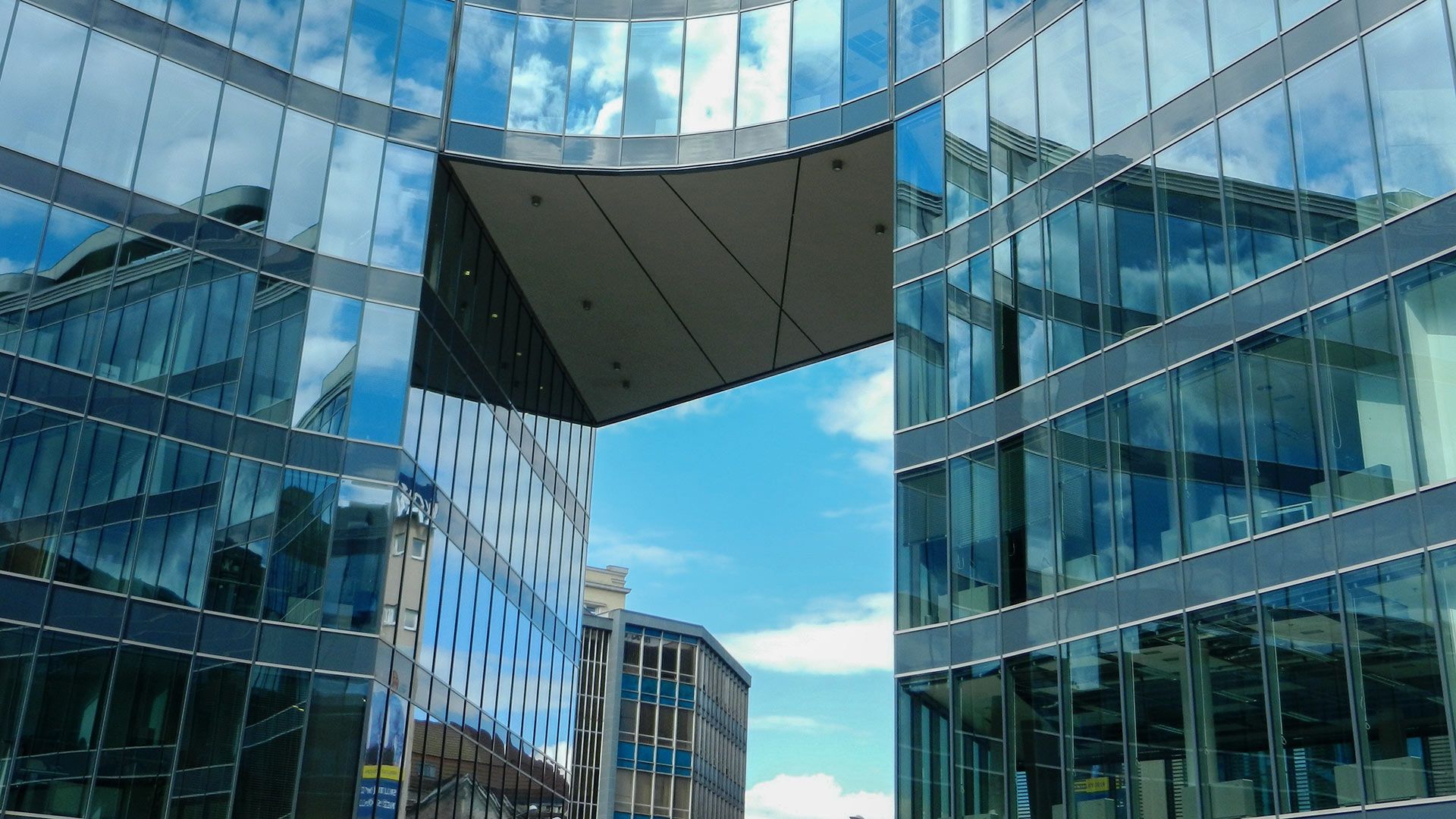 A Clear Choice The Best Glass Companies in Dubai